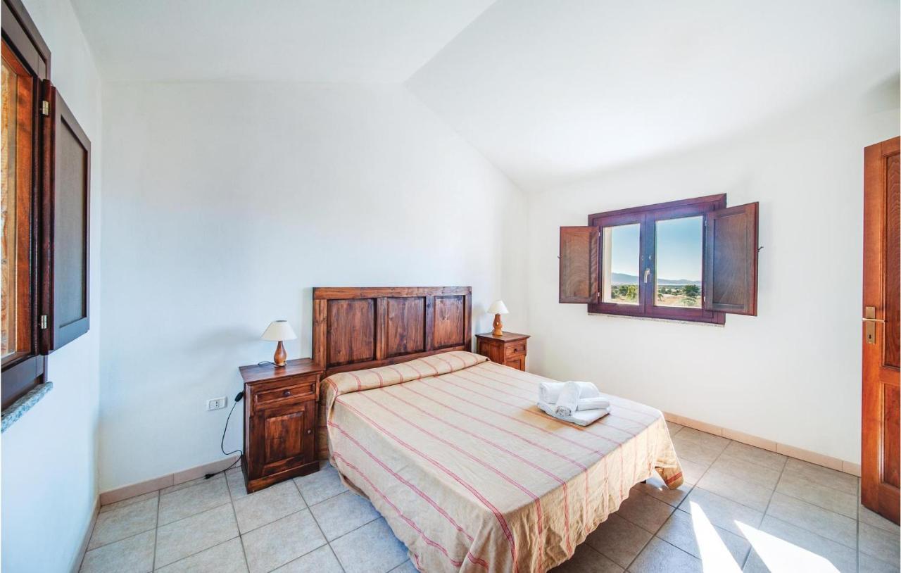 Li Scalitti 2 Villa Badesi Bagian luar foto