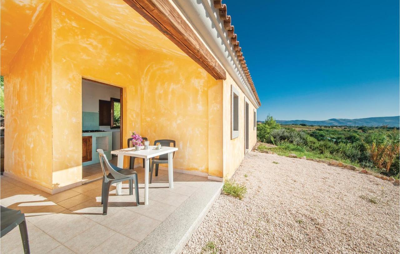 Li Scalitti 2 Villa Badesi Bagian luar foto